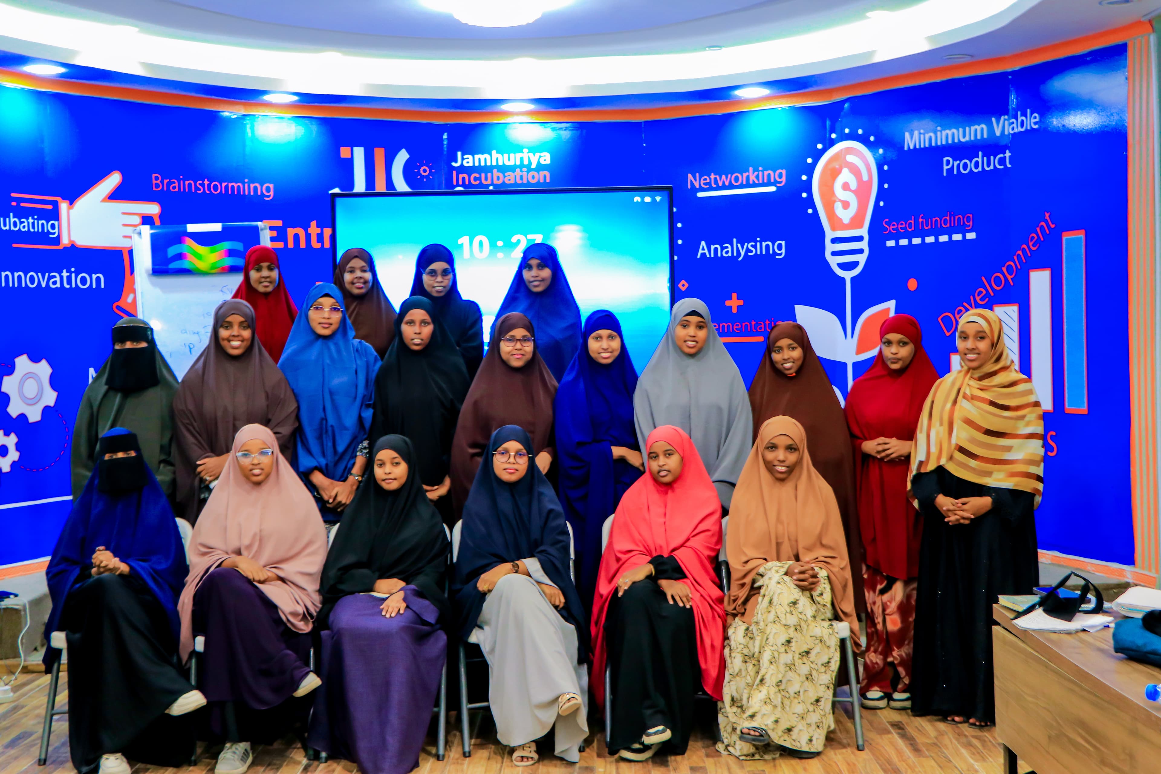GacaloTech community in a learning session